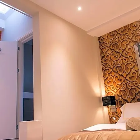 Royal Plaza Hotel