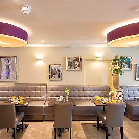Hotel Royal Plaza 3*