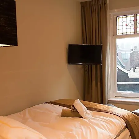 Royal Plaza Hotel 3*