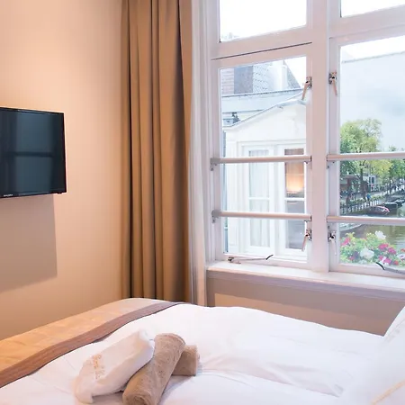 Royal Plaza Hotel 3*