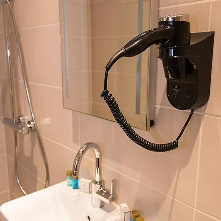 Royal Plaza 호텔 3*