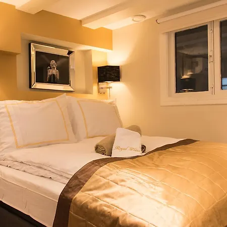 Royal Plaza 호텔 3*