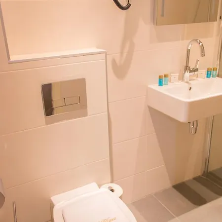 Royal Plaza 3*